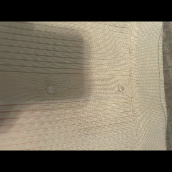 White skirt - Picture 3 of 4